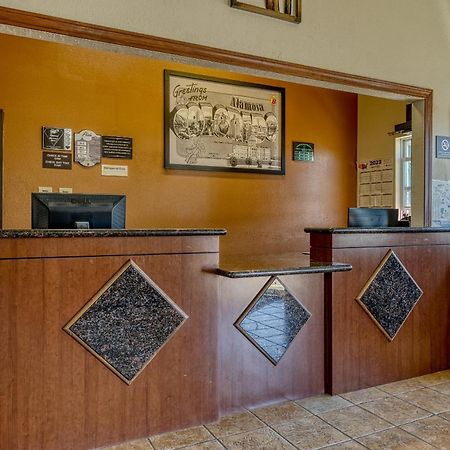 Super 8 By Wyndham Alamosa Motel Exterior photo
