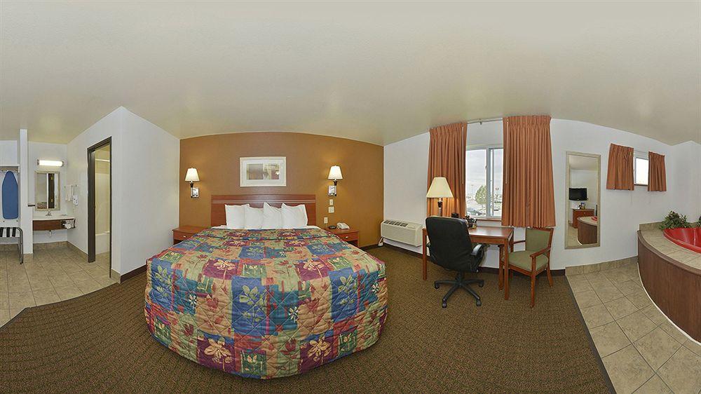 Super 8 By Wyndham Alamosa Motel Exterior photo