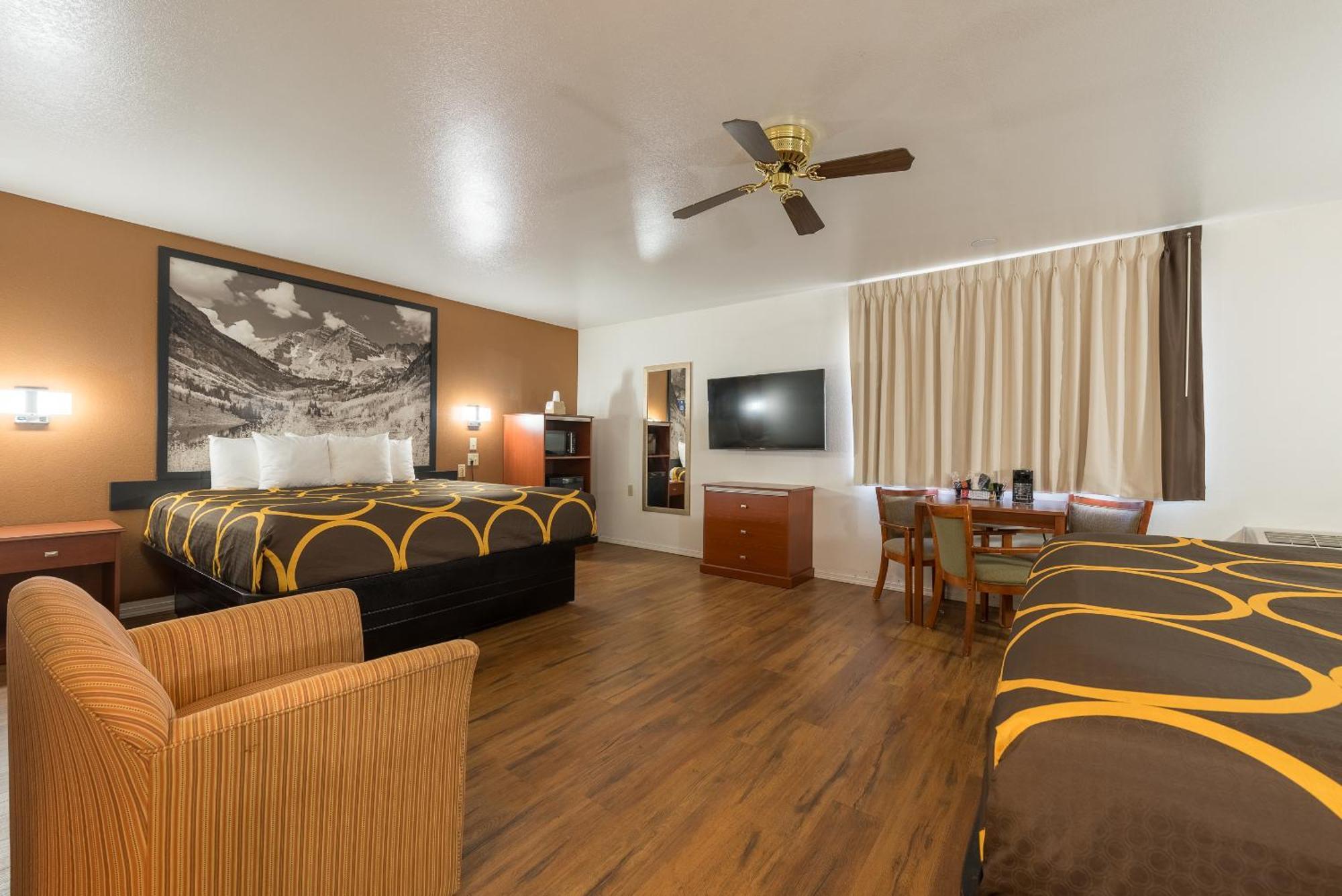 Super 8 By Wyndham Alamosa Motel Room photo