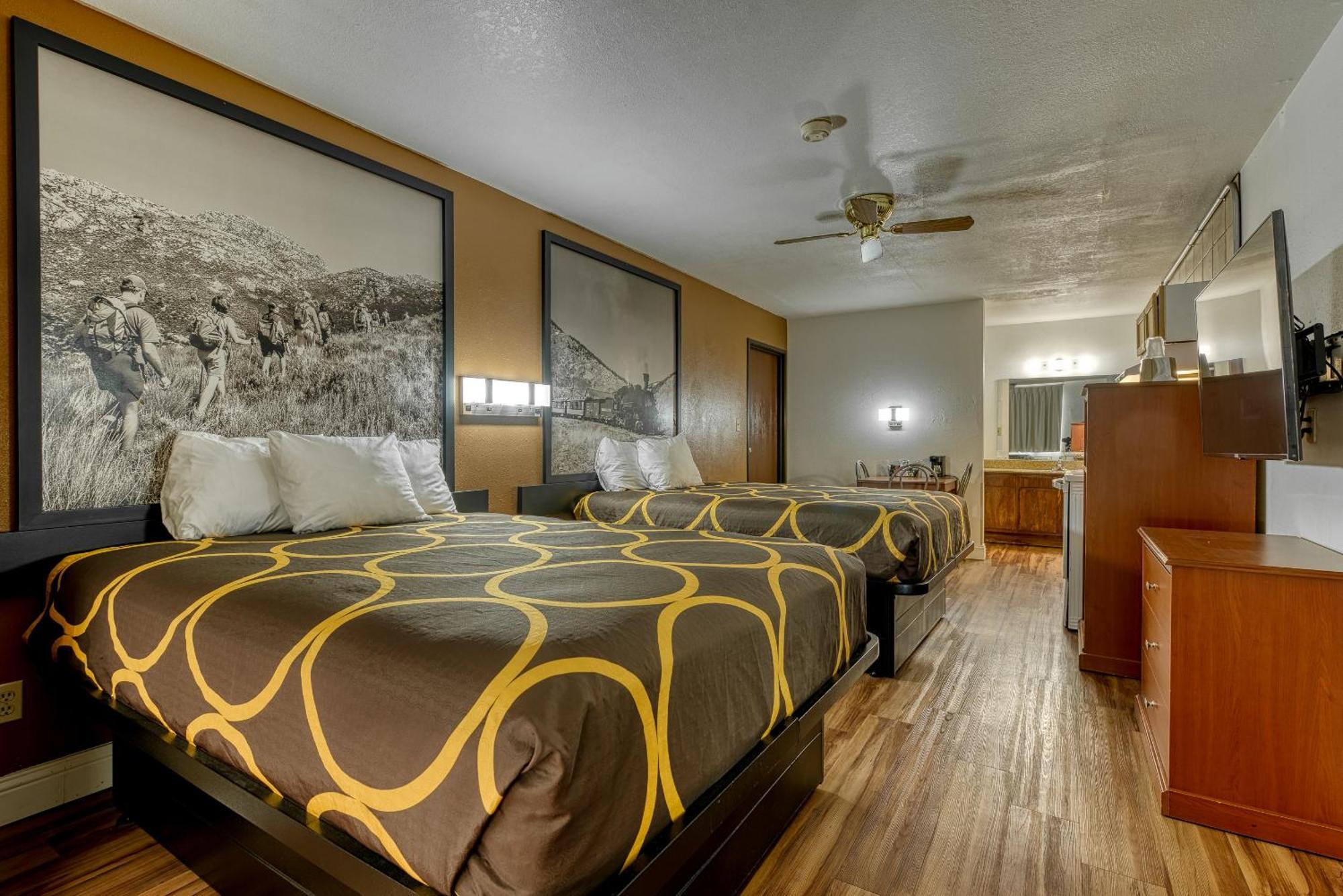 Super 8 By Wyndham Alamosa Motel Room photo