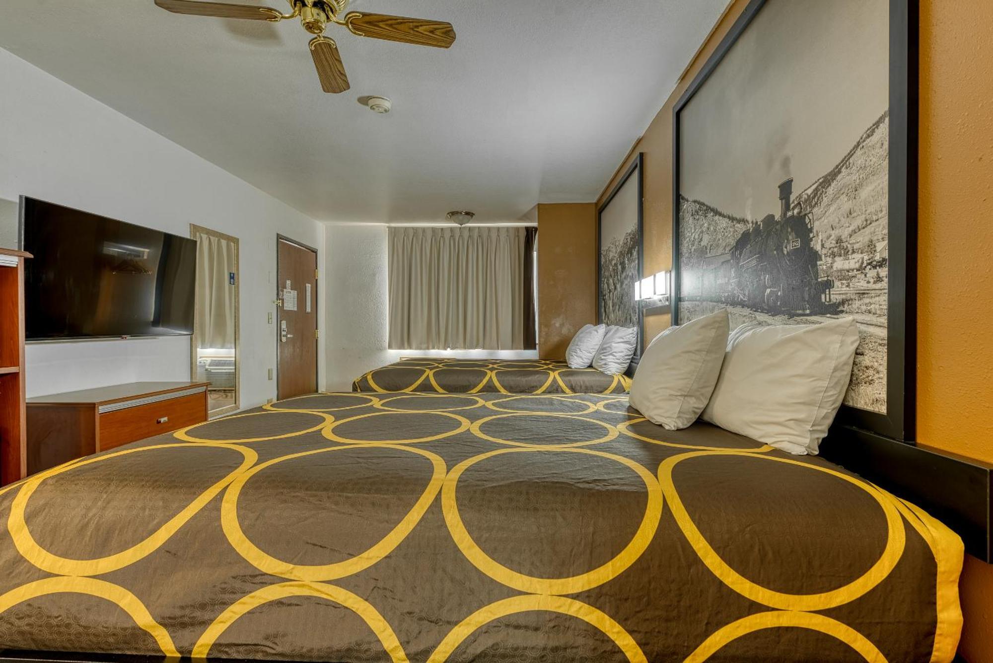 Super 8 By Wyndham Alamosa Motel Room photo