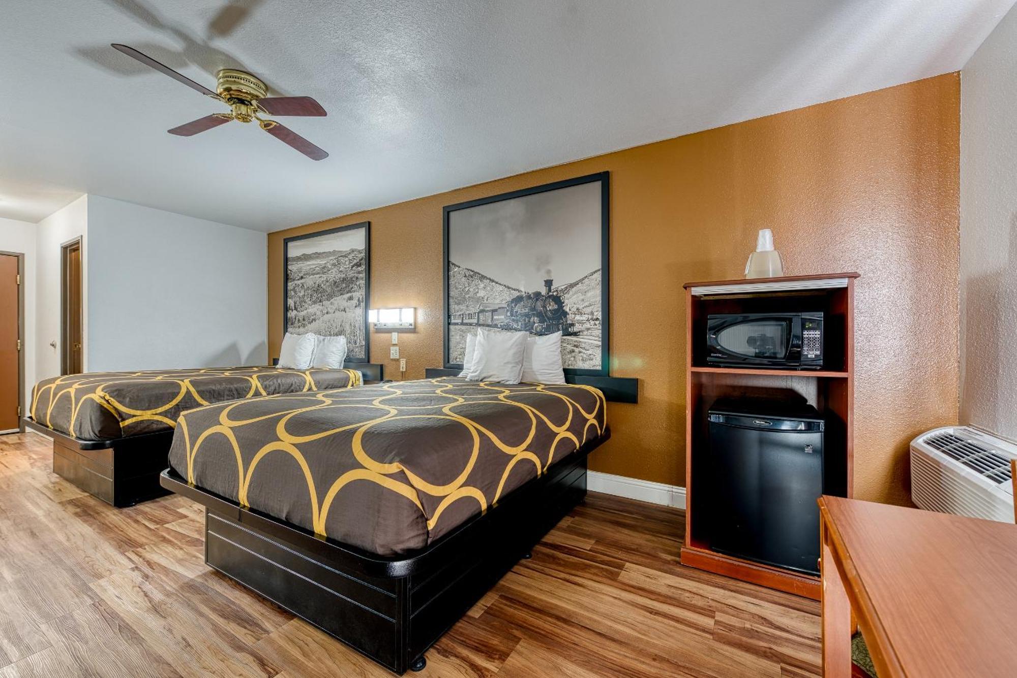 Super 8 By Wyndham Alamosa Motel Room photo